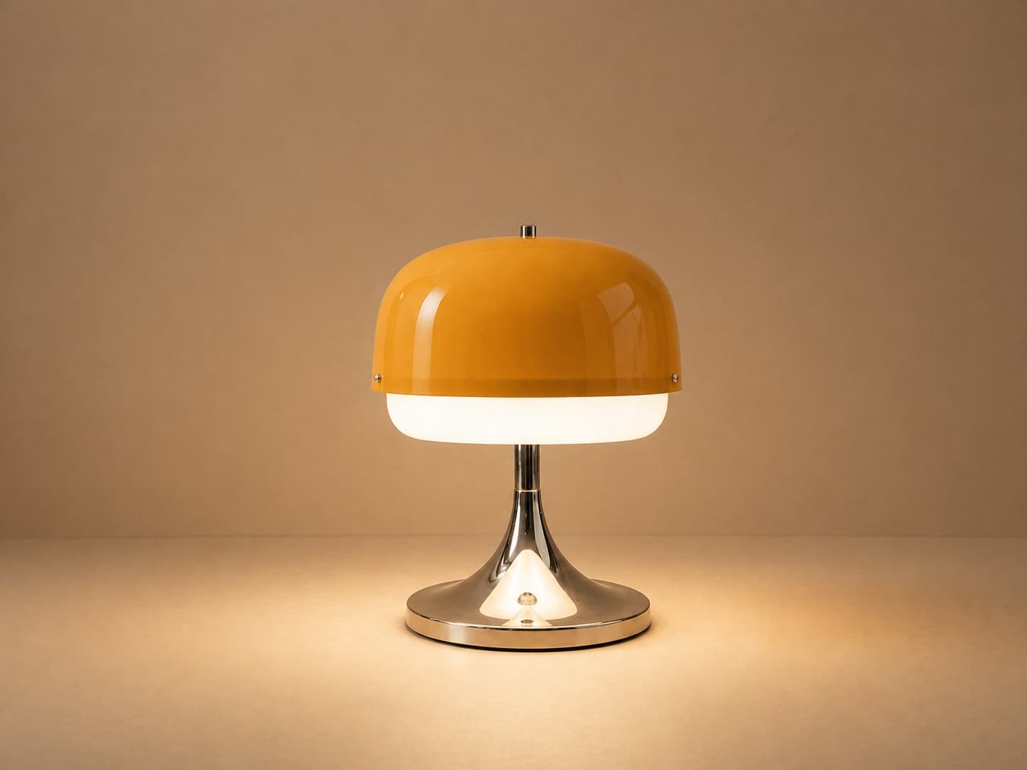Luigi Massoni, Mid-Century Modern Medusa Table Lamp by Guzzini, 1970s