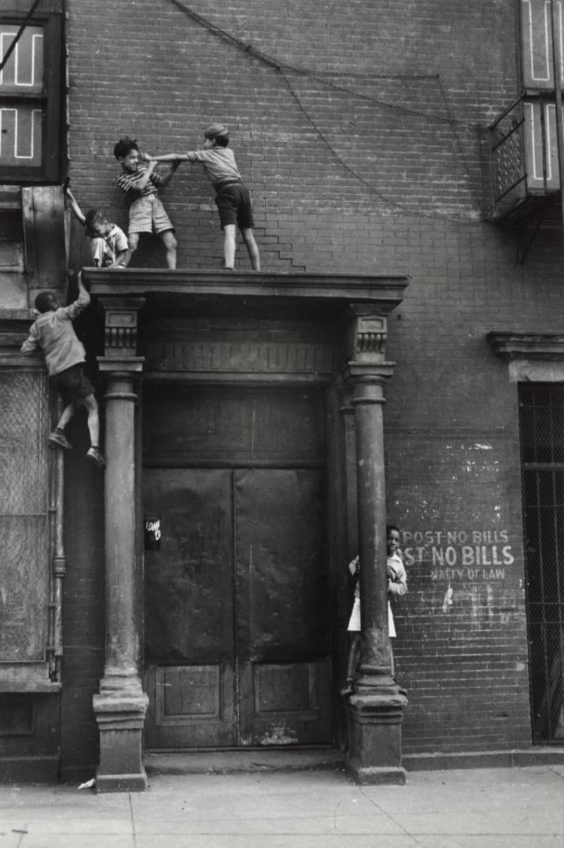 Helen Levitt, New York, c. 1939